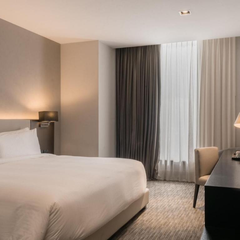 Four Points by Sheraton Puebla - Traditional, Guest room, 1 King, City view - 1