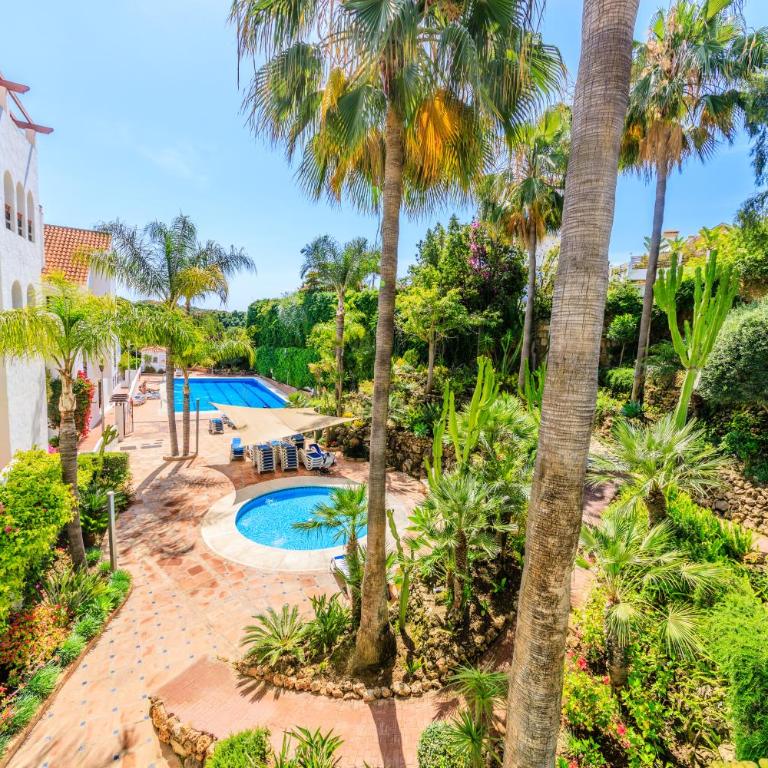 Tranquil 2 BDRM Peaceful Apt w/ 2 Pools - Two-Bedroom Apartment - 13