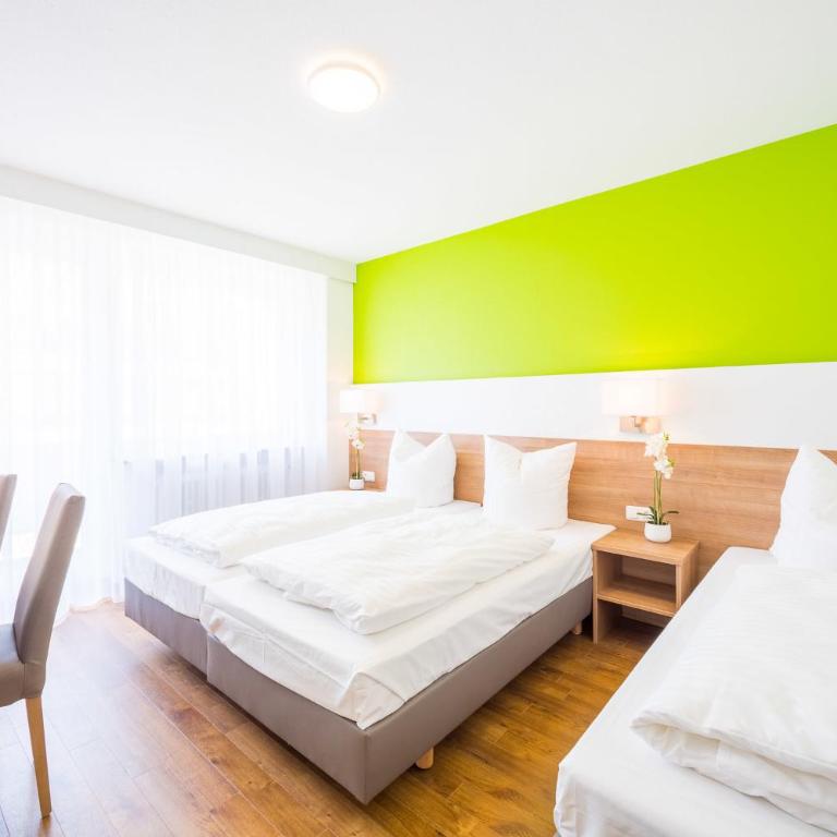 Hotel S16 - Comfort Dreibettzimmer - 2