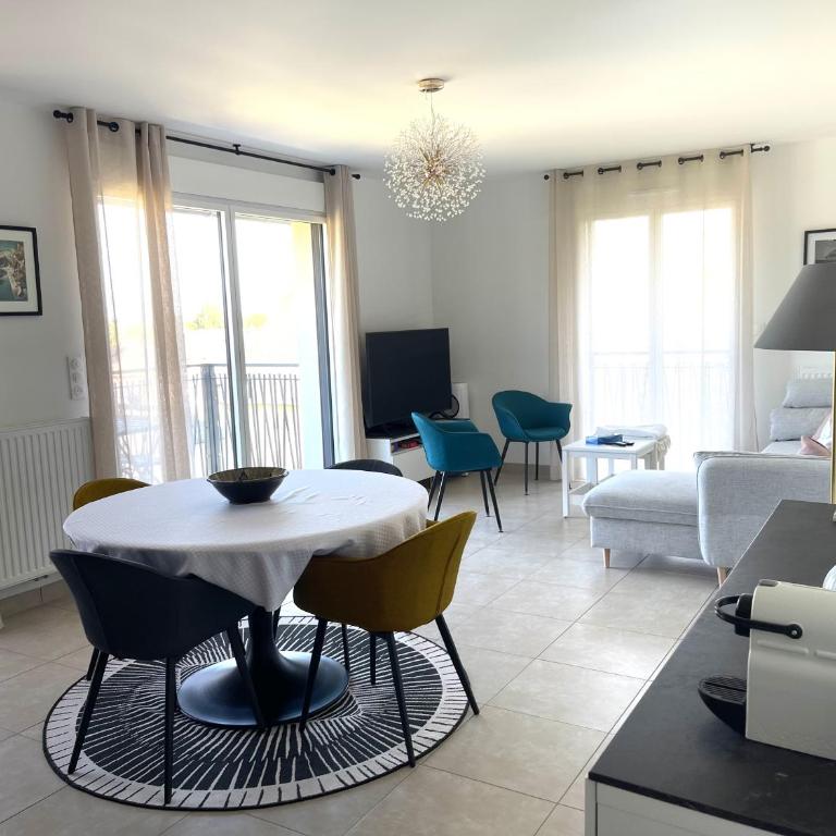 BELLA CRUZ 66 m2 - Premium - Wifi - Balcon - Garage & Recharge électrique - Plage Prieuré - Commerces - Apartment mit 2 Schlafzimmern - 6