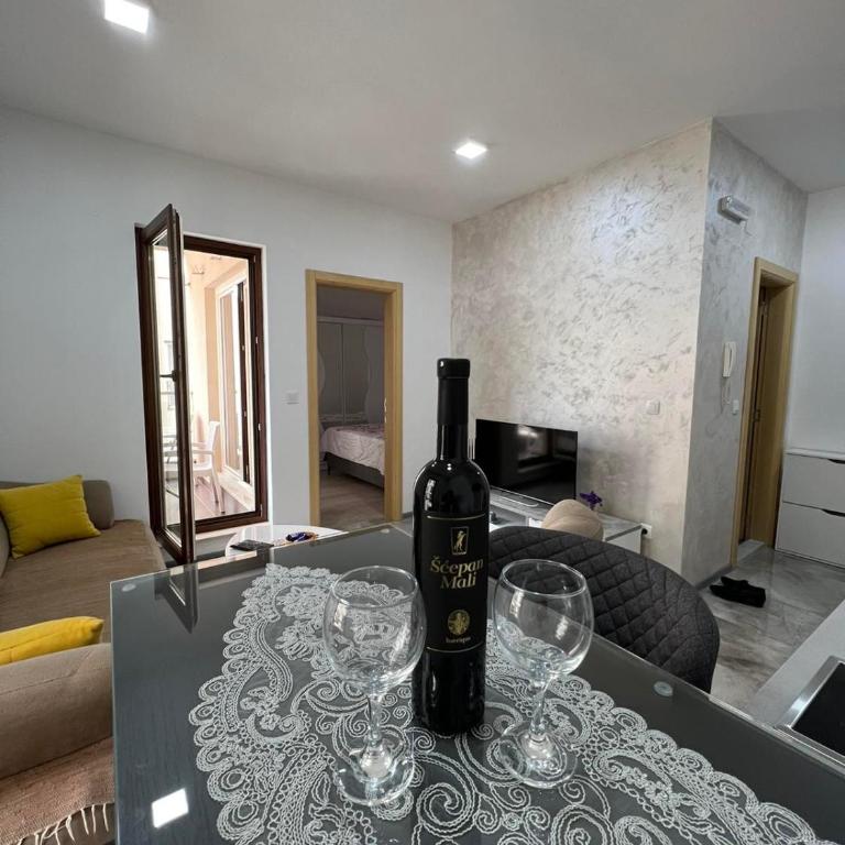 Place Budva - One-Bedroom Apartment - 1