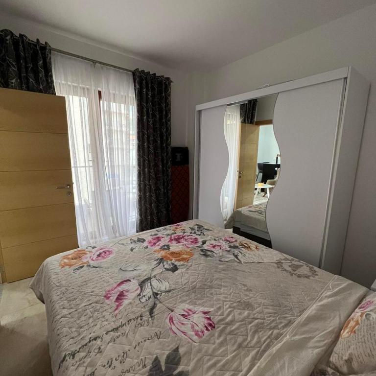 Place Budva - One-Bedroom Apartment - 4