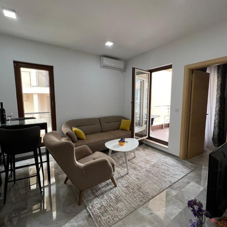Place Budva - One-Bedroom Apartment - 3