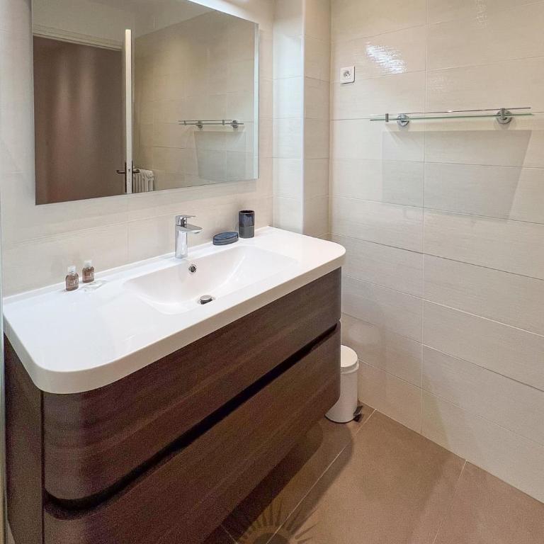 LE CARNOT Apartment for 2 By Sunset - Apartment - 8