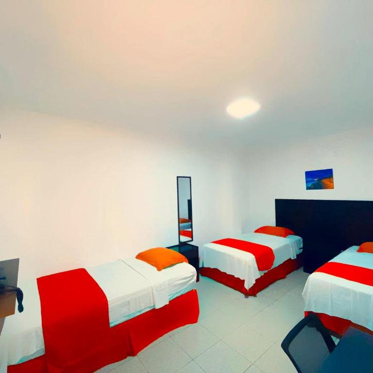 Hotel Madrigal - Comfort Triple Room - 1