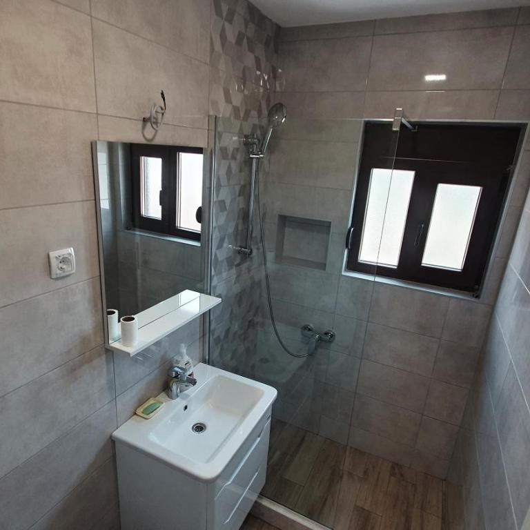 Guest house Bracovic - Apartment mit 2 Schlafzimmern, einem Balkon und Meerblick - 3