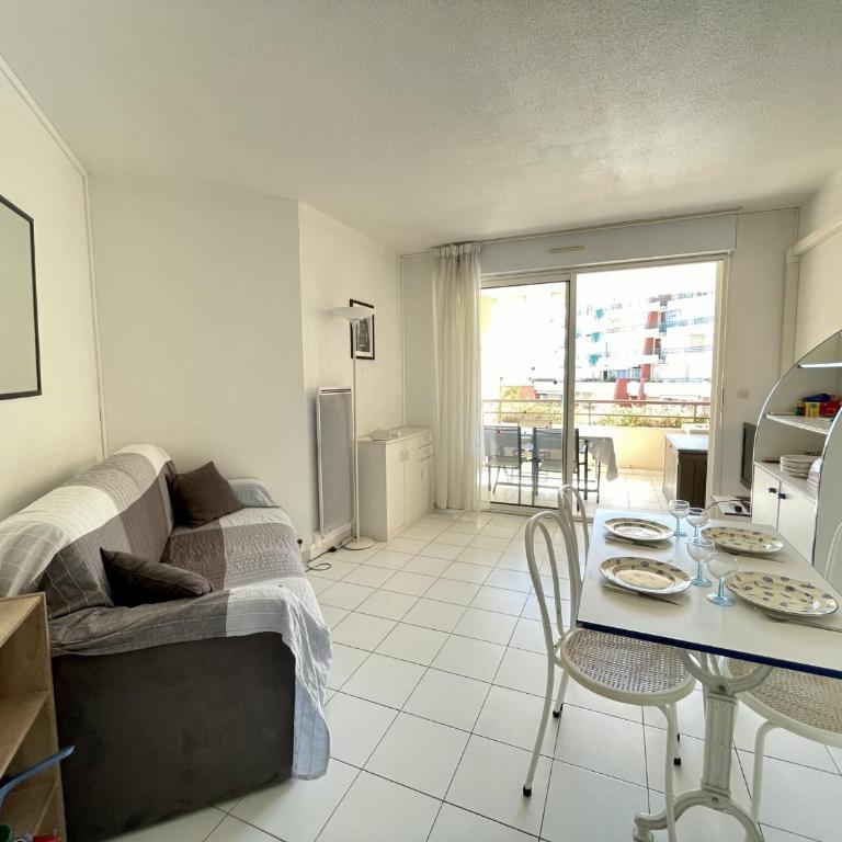 Appartement pour 4 en bord de mer à Sète avec parking privatif - FR-1-338-508 - Apartment - 11