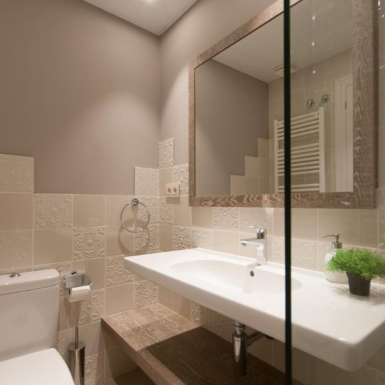 Weflating Suites Sant Antoni Market - Three-Bedroom Apartment - 5