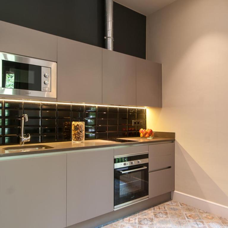 Weflating Suites Sant Antoni Market - Three-Bedroom Apartment - 6