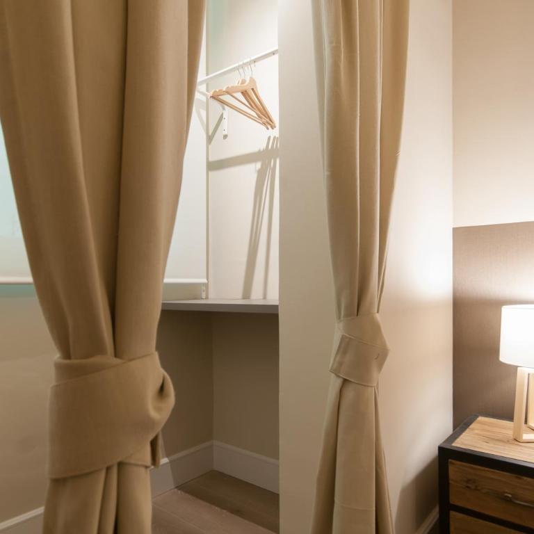 Weflating Suites Sant Antoni Market - Three-Bedroom Apartment with Terrace - 7