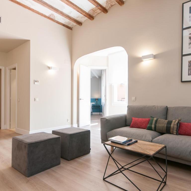 Weflating Suites Sant Antoni Market - Three-Bedroom Apartment with Terrace - 8