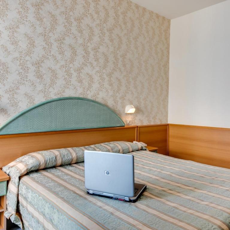 Hotel Cigno D'Oro - Economy Double or Twin Room - 6