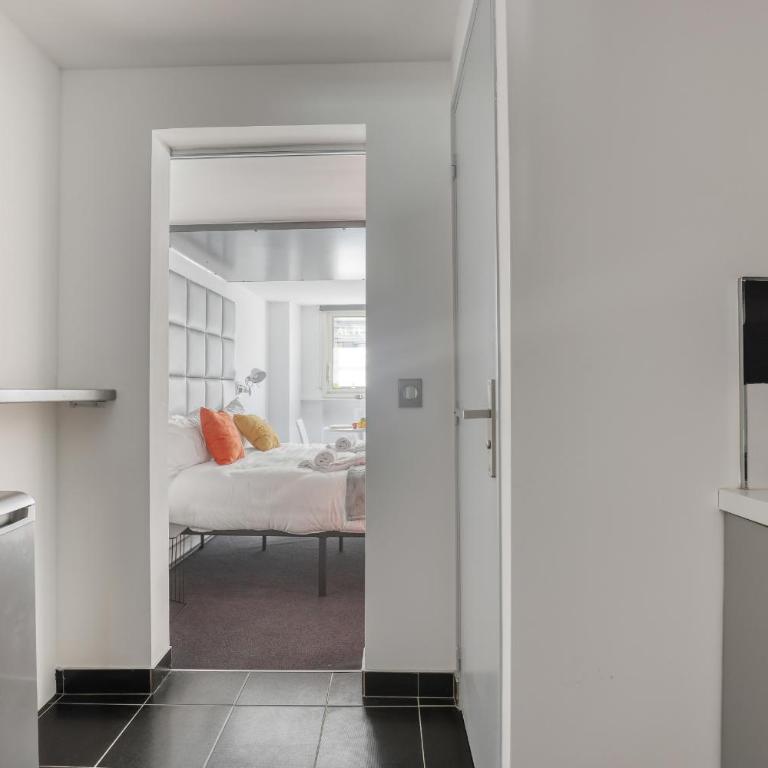 Branded New and Comfy Studio - Heart of Paris 3 - Studio Deluxe - 6