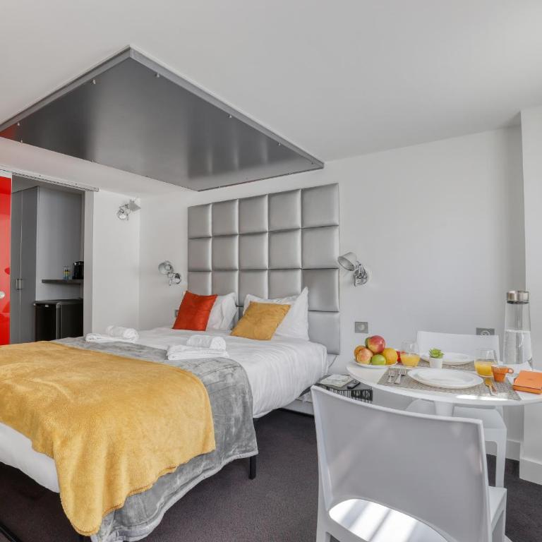 Branded New and Comfy Studio - Heart of Paris 3 - Studio Deluxe - 2
