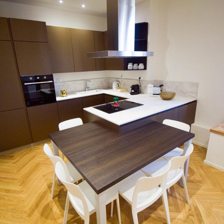 SiBilla Suite Apartment - via Piella 14 - Two-Bedroom Apartment - 6