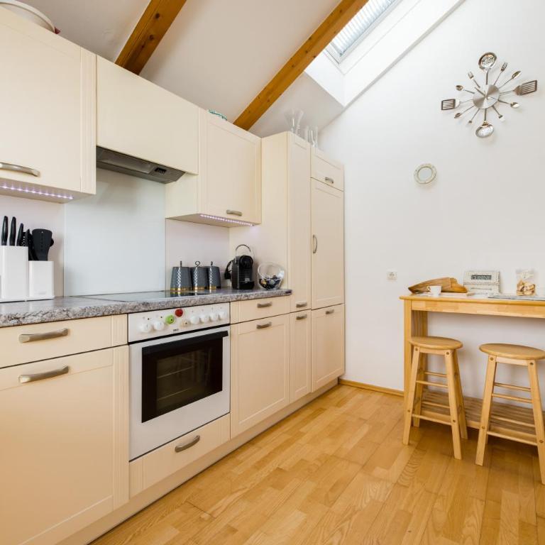 Pfamhaus Luxury Apartments - Three-Bedroom Townhouse - 11