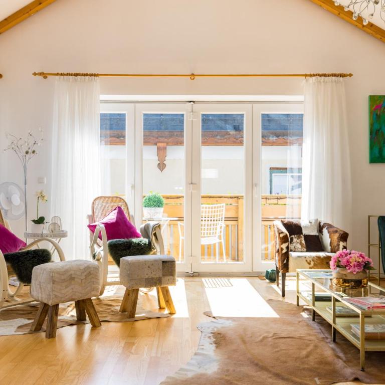 Pfamhaus Luxury Apartments - Three-Bedroom Townhouse - 14