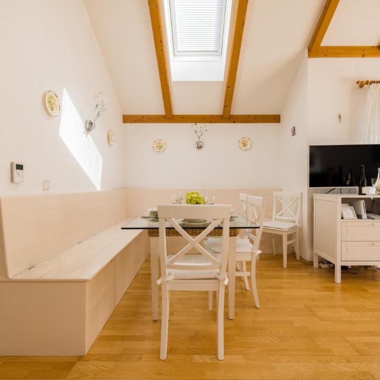 Pfamhaus Luxury Apartments - Three-Bedroom Townhouse - 27