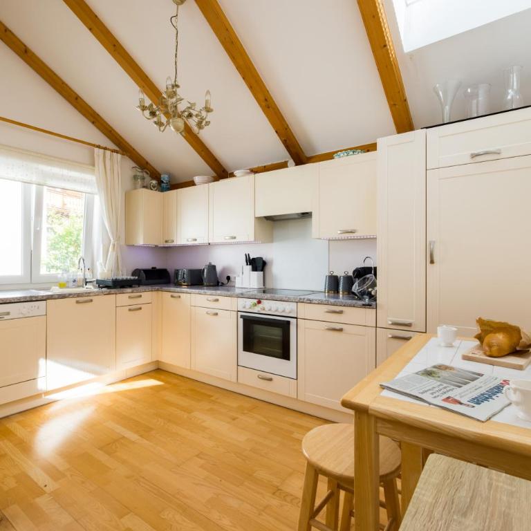 Pfamhaus Luxury Apartments - Three-Bedroom Townhouse - 40
