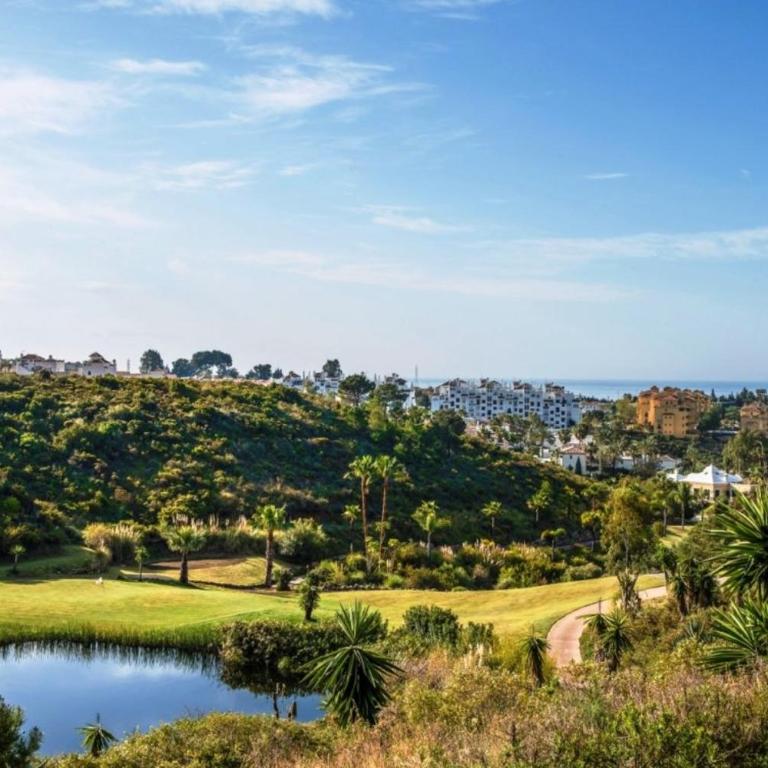 Luxury Apartment with Private Garden & Solarium, Sunset Golf, Marbella, Estepona - Three-Bedroom Apartment - 47