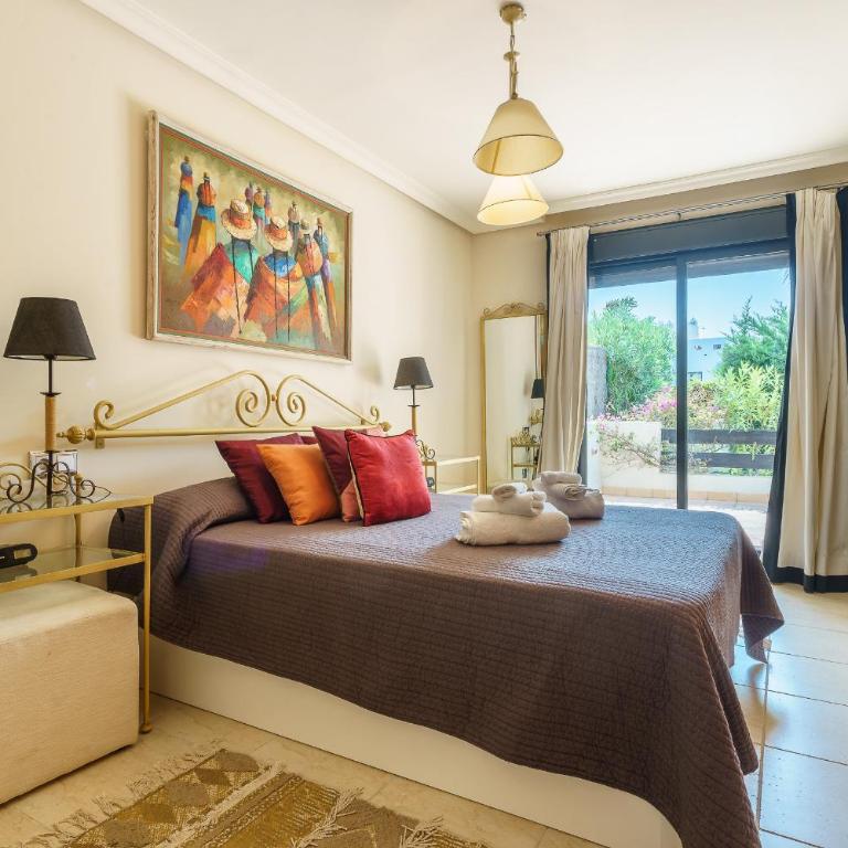 Luxury Apartment with Private Garden & Solarium, Sunset Golf, Marbella, Estepona - Three-Bedroom Apartment - 18