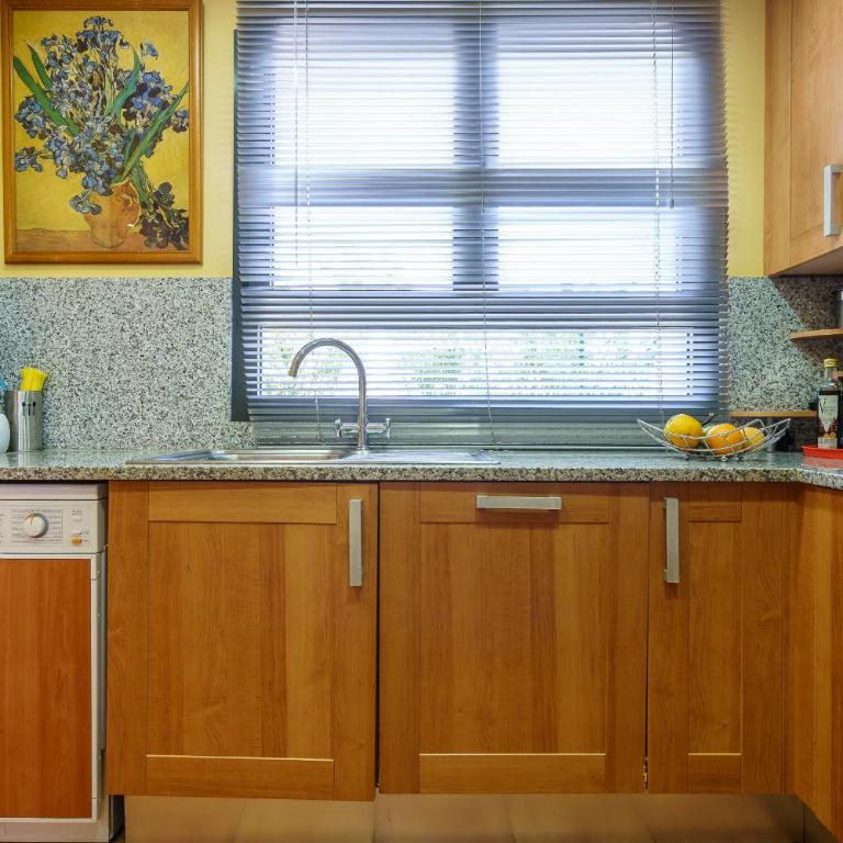 Luxury Apartment with Private Garden & Solarium, Sunset Golf, Marbella, Estepona - Three-Bedroom Apartment - 31