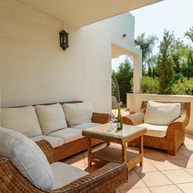Luxury Apartment with Private Garden & Solarium, Sunset Golf, Marbella, Estepona - Three-Bedroom Apartment - 32