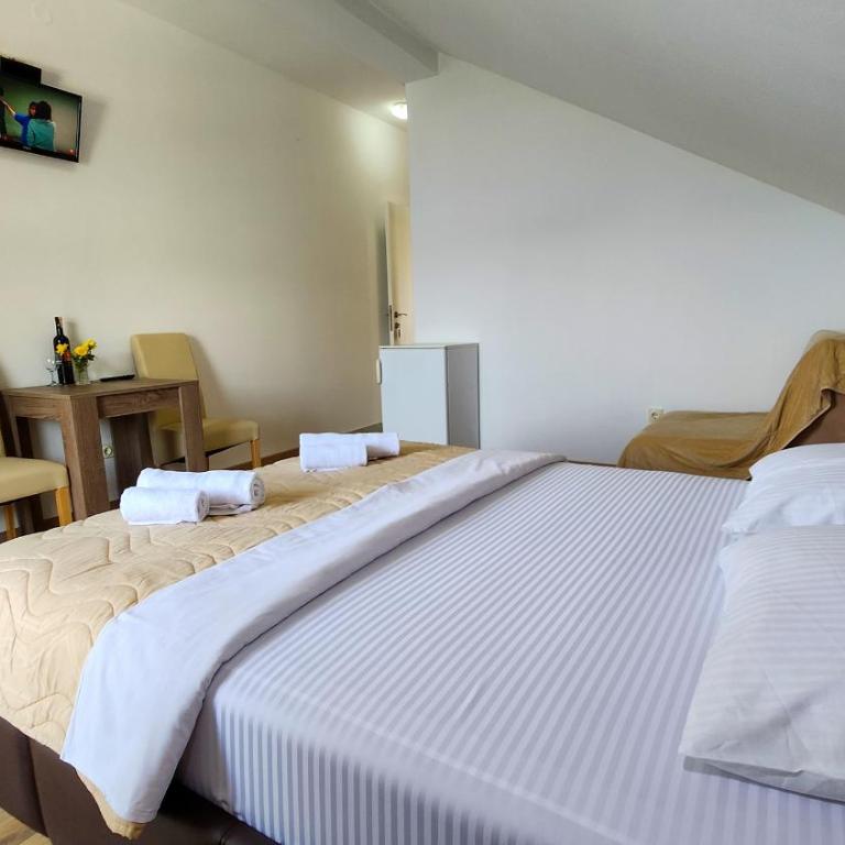Apartments Maxi Katić - Double Room with Extra Bed - 4