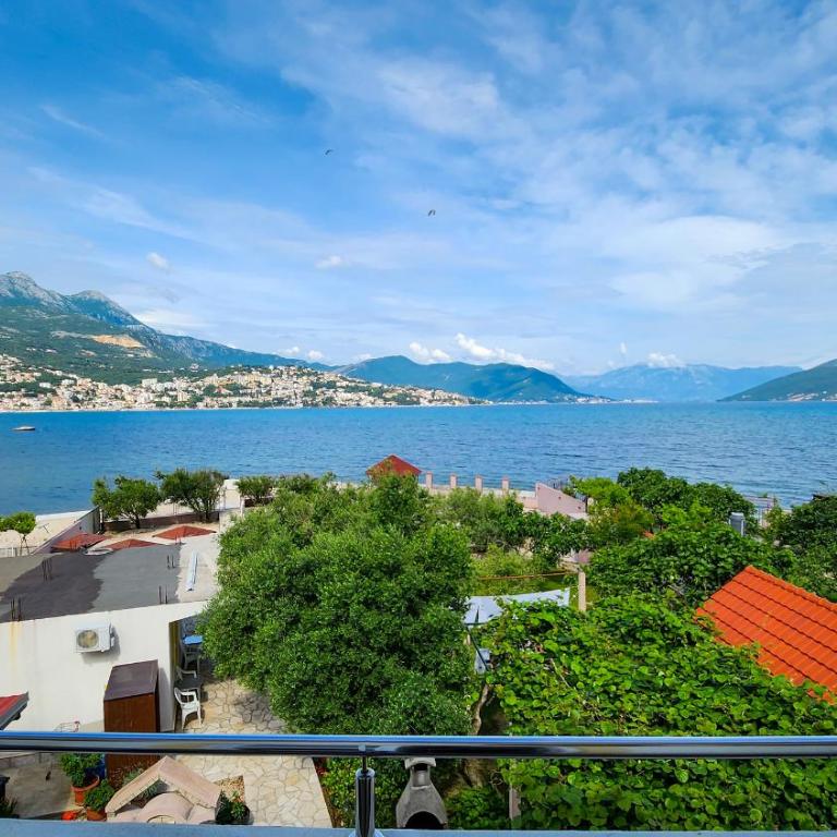 Apartments Maxi Katić - Double Room with Sea View - 6