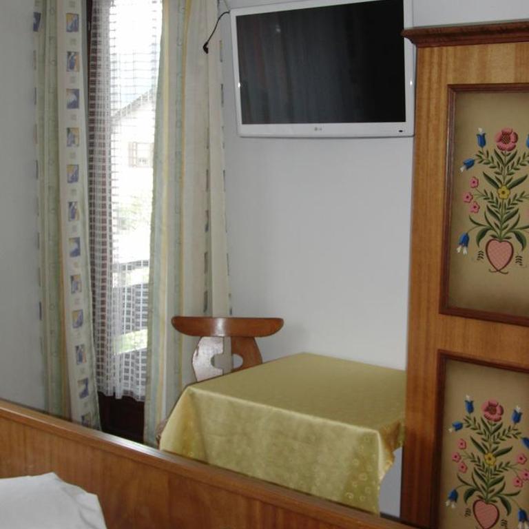 Gästehaus Loithaler - Doppelzimmer mit Gemeinschaftsbad - 3