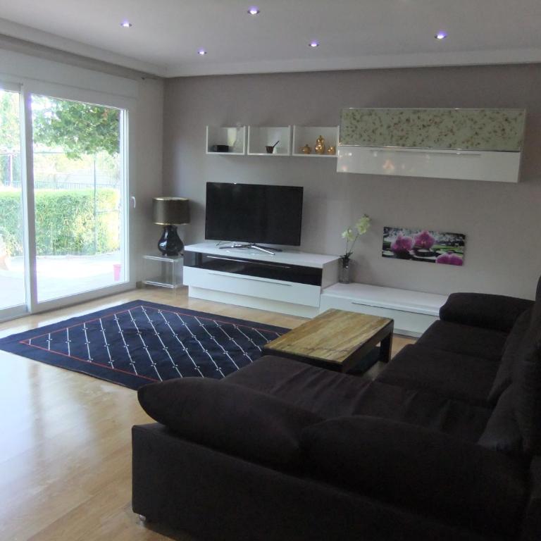 Chalet La Serreta - Four-Bedroom House - 12