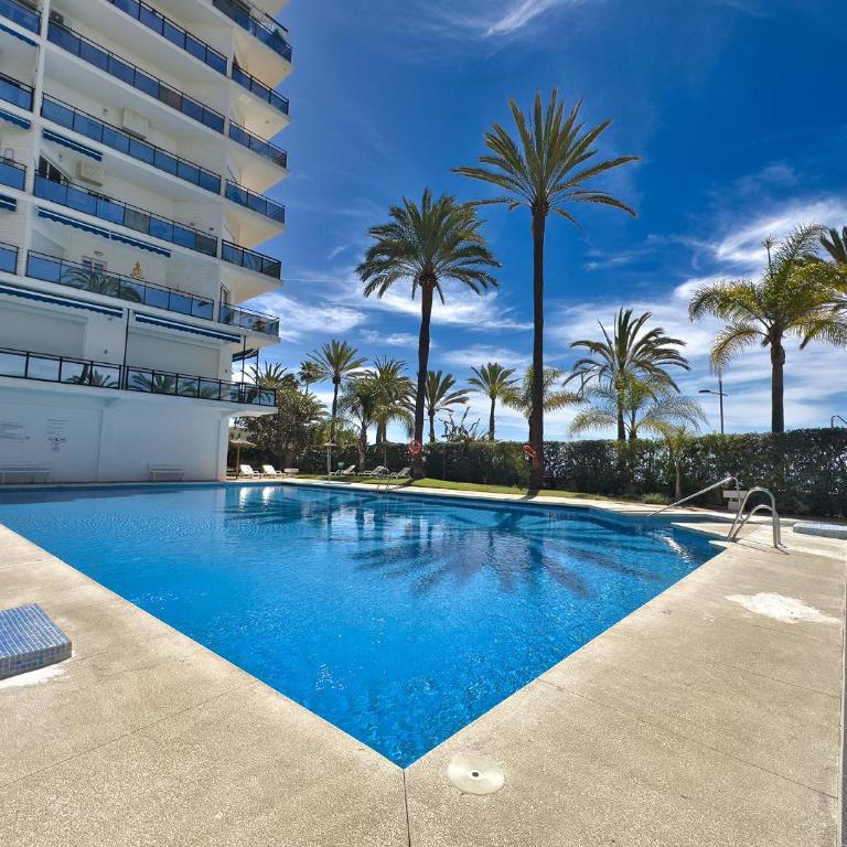 Skol 212. Two Bedrooms Duplex in Marbella Centre on the Beachfront. - Apartamento de 2 dormitorios - 35
