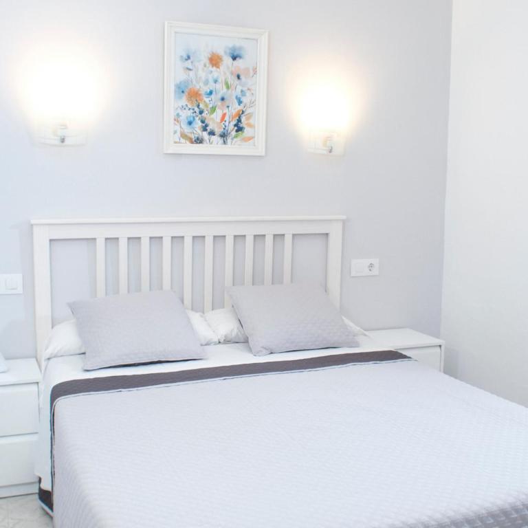Hostal Ramos - Habitación Doble Estándar con balcón - 7