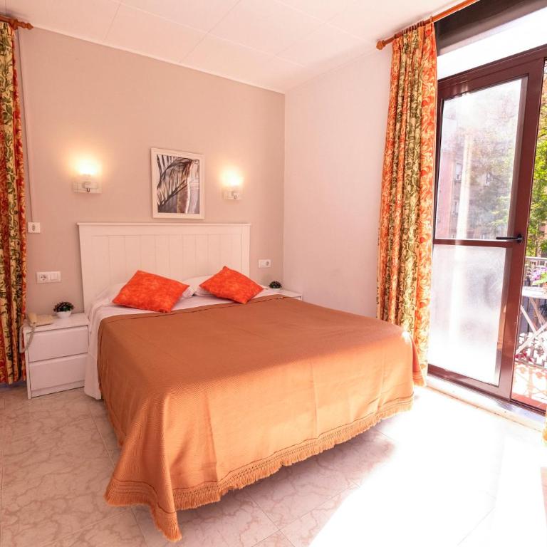 Hostal Ramos - Habitación Doble con balcón - 4