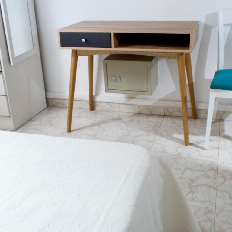 Hostal Ramos - Habitación Doble con balcón - 15