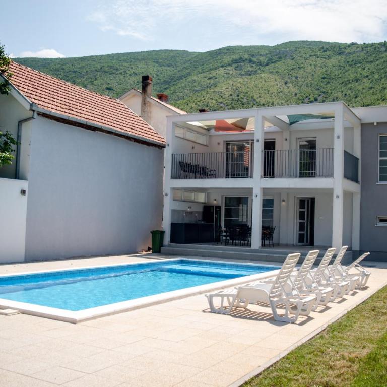 Villa Aqua - Luxury Villa with swimming pool - 26