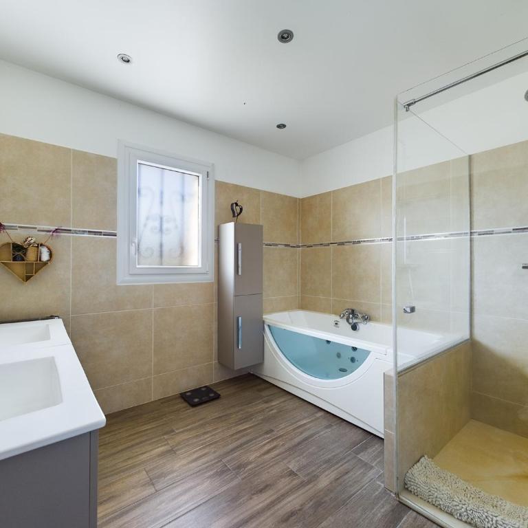 Villa Crousadou, 10 personnes avec piscine à Saint-Rémy-de-Provence - Villa - 23