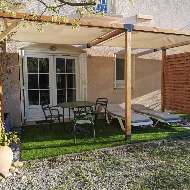 MAS PARET Studio plein sud - Parc 1 ha au calme - Studio Familial - 14