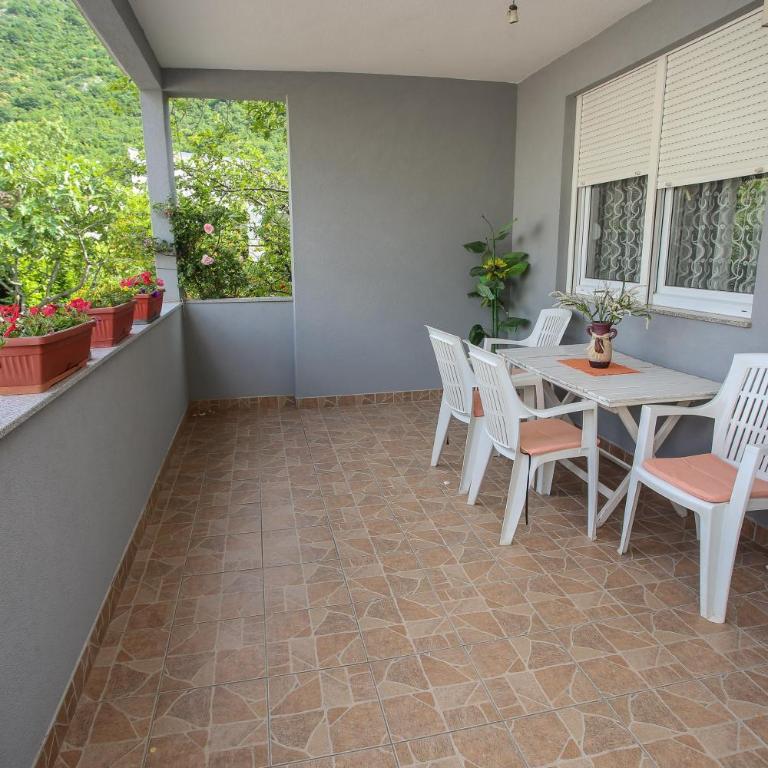 Apartment Hercegovina - One-Bedroom Apartment - 2