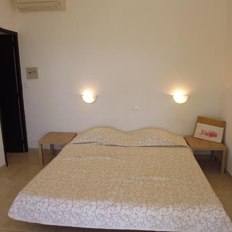 Village Naturiste La Chiappa - Bungalow Standard Climatisé - 2
