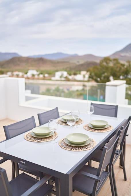Casa Surya, piscina, wifi y parking con punto de carga EV - Casa de 3 dormitorios - 98