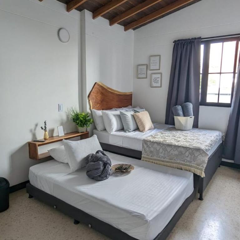 UKU INN - Twin Room with Private Bathroom - 1