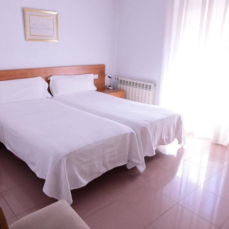 Pensió Viladomat - Habitación Doble con baño privado - 1 o 2 camas - 2