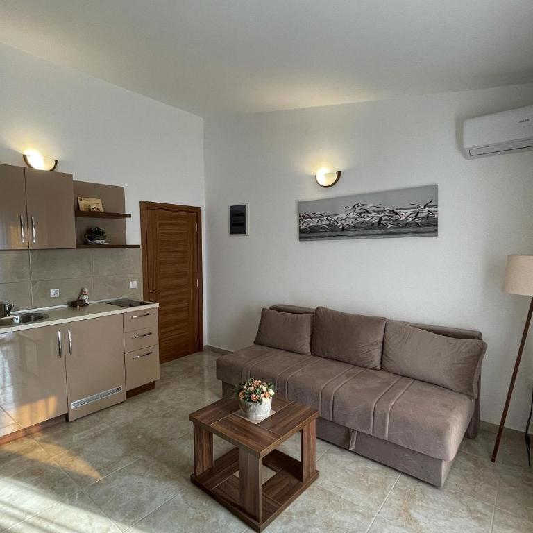 Robi Apartments - Deluxe Suite - 9