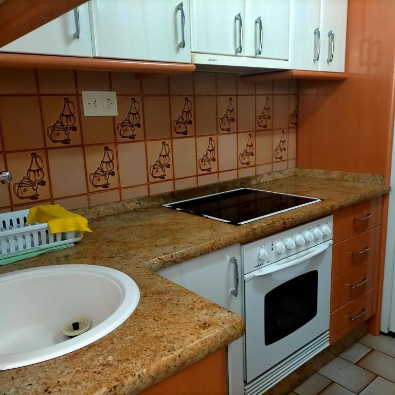 España 8 - Three-Bedroom Apartment - 7