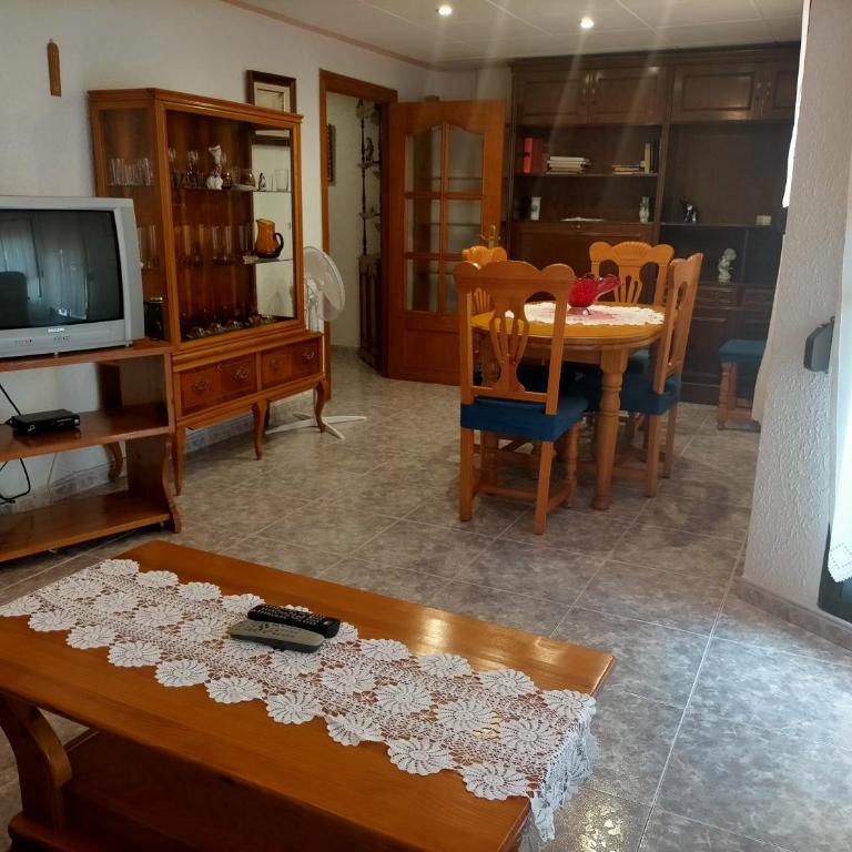 España 8 - Three-Bedroom Apartment - 9