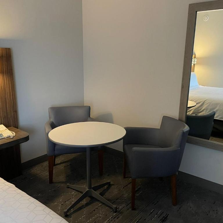Holiday Inn Express Mexico City Satelite by IHG - King Suite - 4