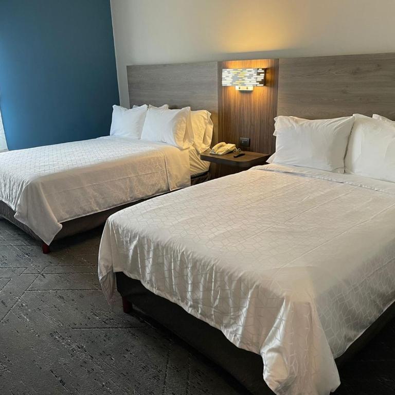 Holiday Inn Express Mexico City Satelite by IHG - Standard Double Room with Two Double Beds - 2