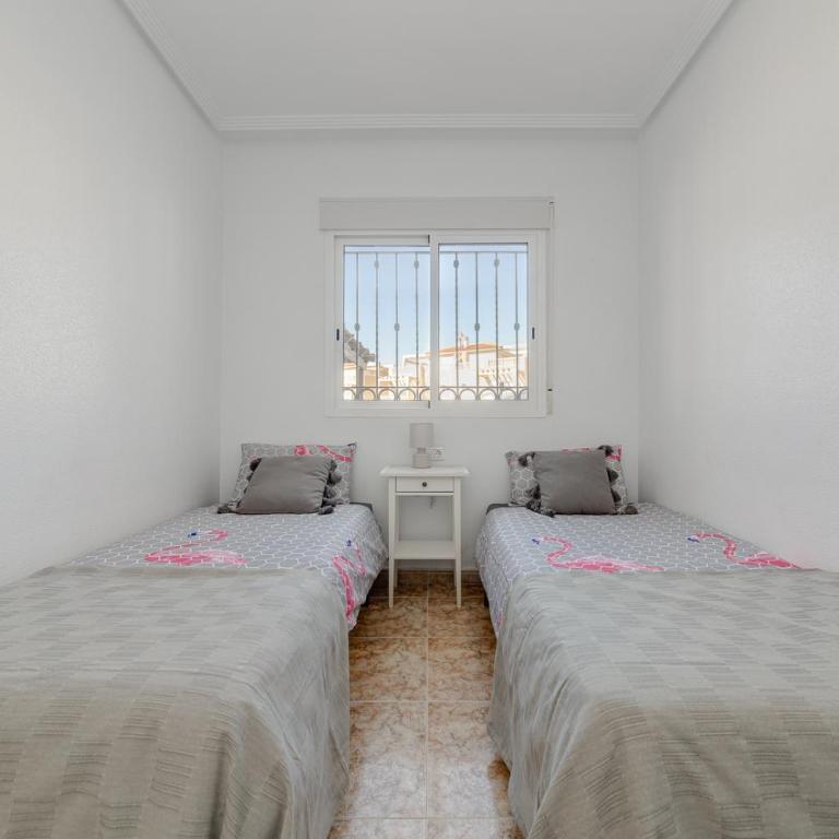 CB Living - Family holiday home in Punta Prima - Two-Bedroom Apartment - 2