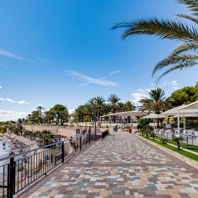 Sunny penthouse with terrace, Punta Prima - Apartamento de 2 dormitorios - 11